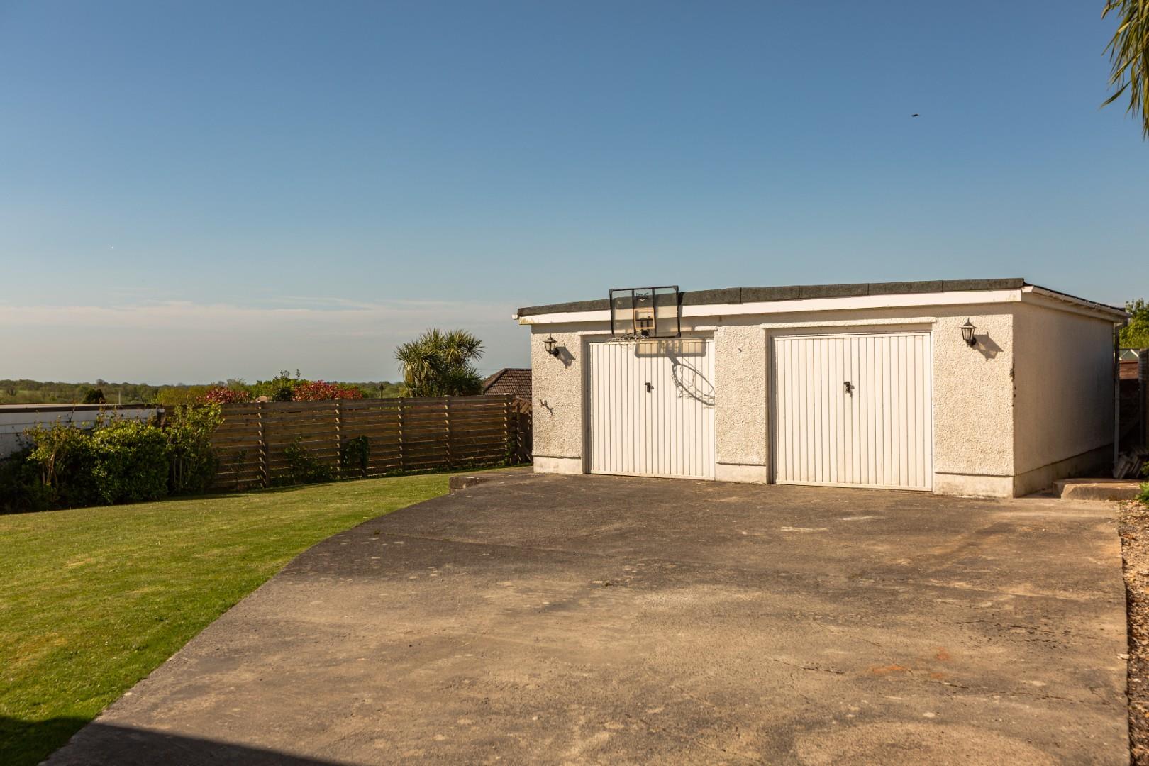 Tirmynydd Road, Three Crosses, Swansea, SA4 3PB